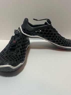 Vivo Barefoot Men's Black Hex Mesh Water Sneakers with White Trim